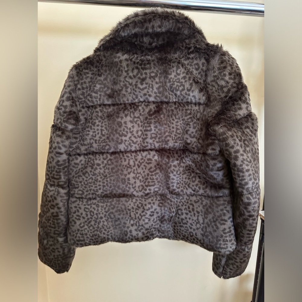 Abercrombie & Fitch mini puffer jacket leopard print - Picture 2 of 8